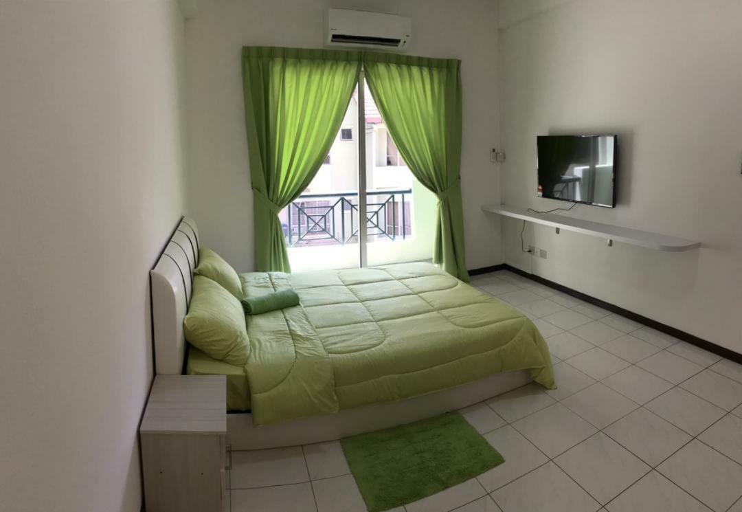 Api Api Centre Apartment Homestay Кота Кинабалу Екстериор снимка
